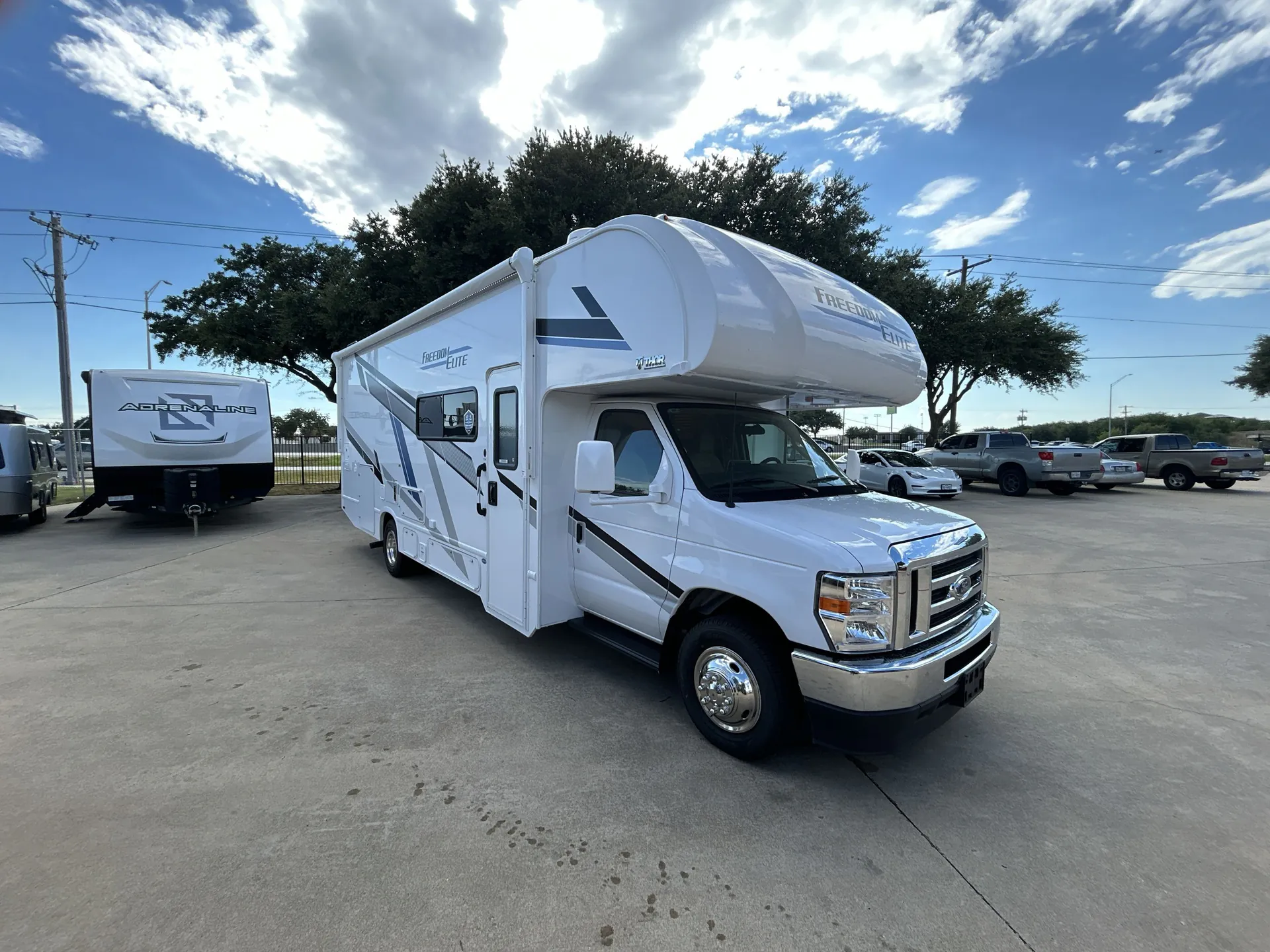 2025 Thor Motor Coach Freedom Elite 27HE - Photo 2