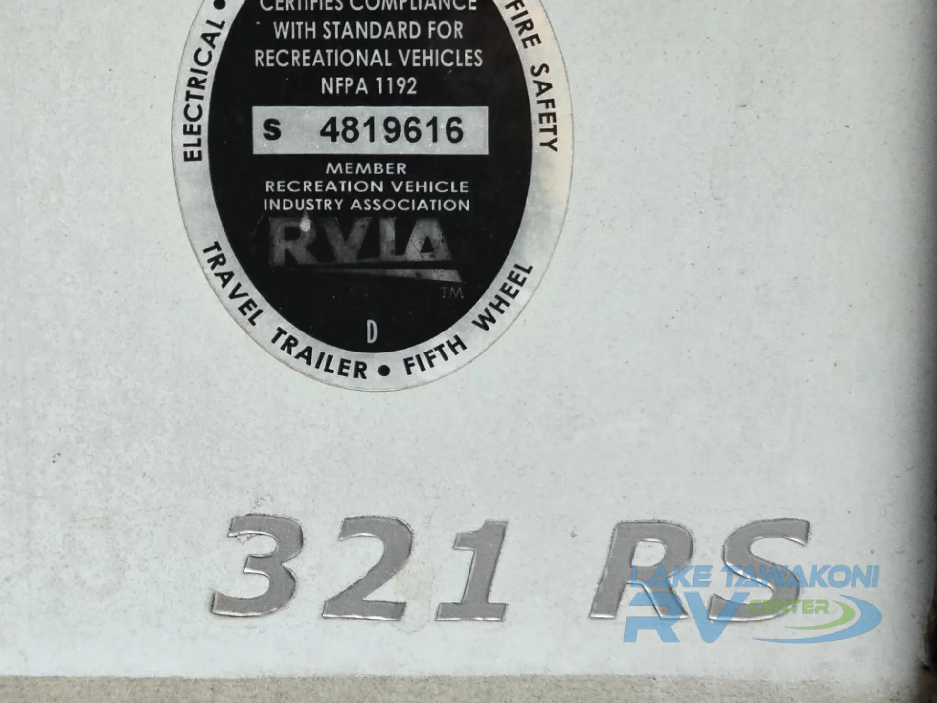 2018 Keystone Avalanche 321RS - Photo 3