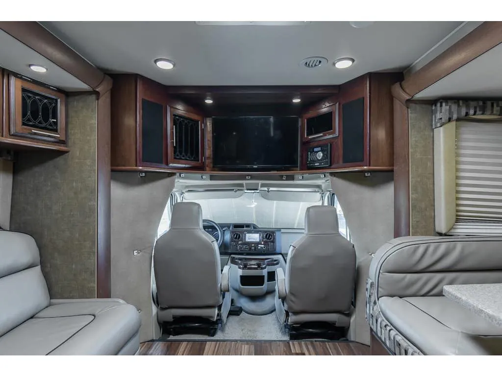 2014 Coachmen Concord 300TS - Photo 4
