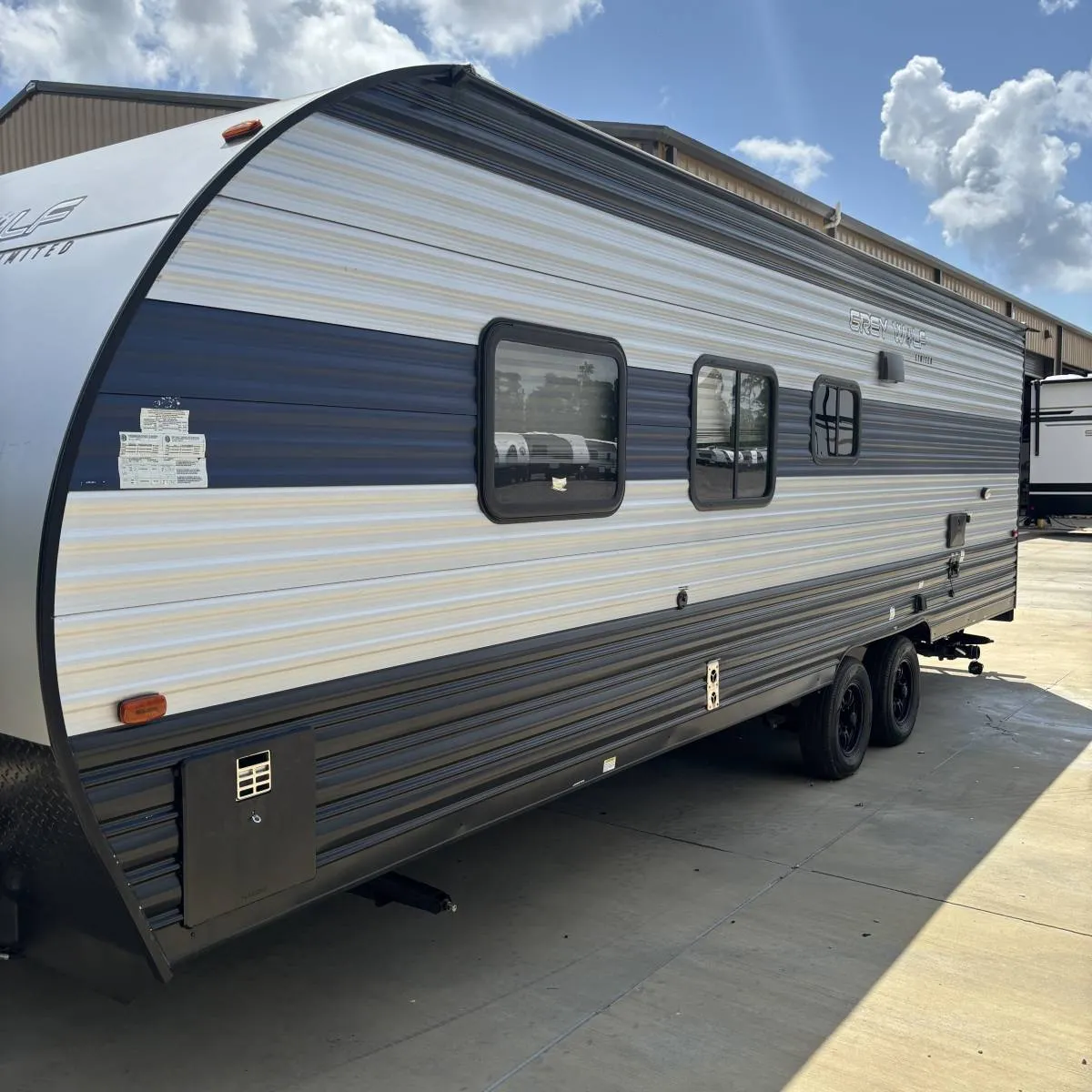 2022 Forest River Grey Wolf Limited 26DJSE - Photo 4