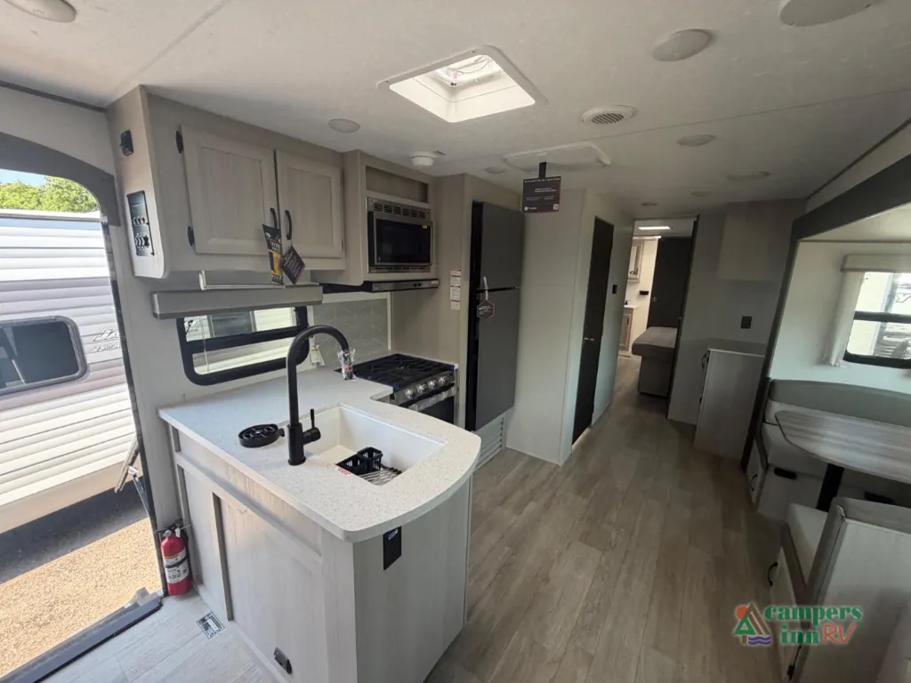 2027 Coachmen Catalina Legacy Edition 333DBDSCK, Photos photo 7