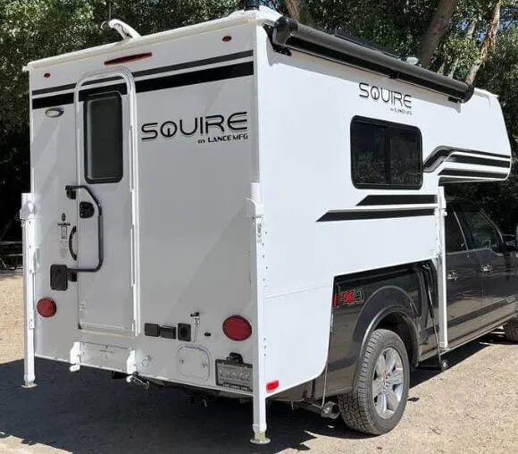 Squire SQ825 exterior