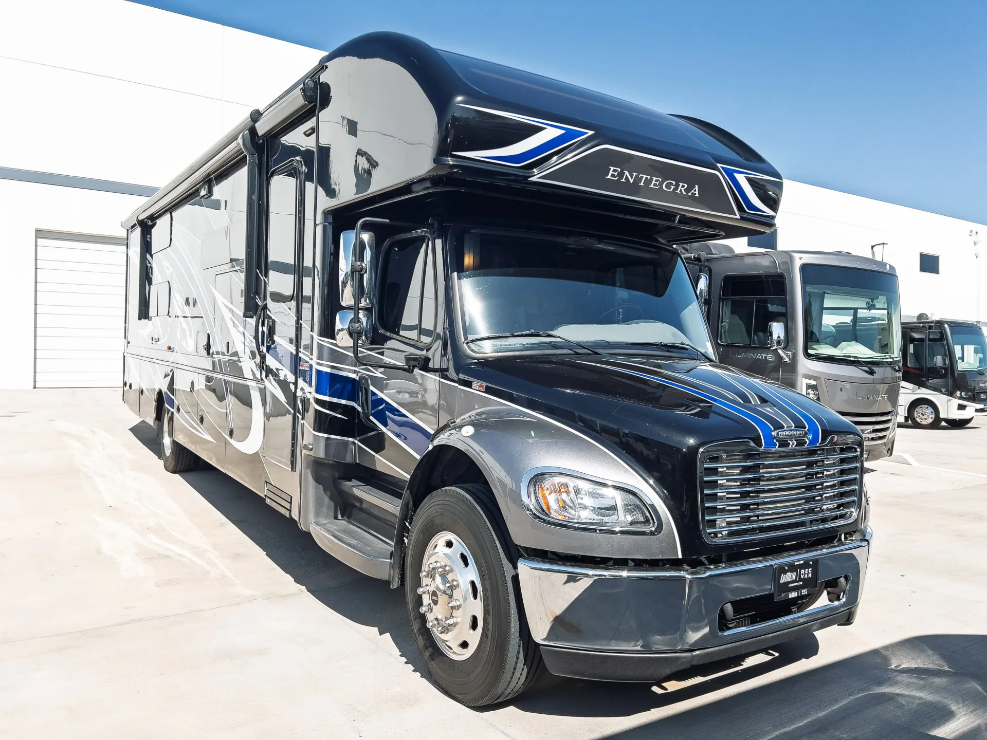 2021 Entegra Coach Accolade 37L dealer photo 1 from La Mesa RV Center
