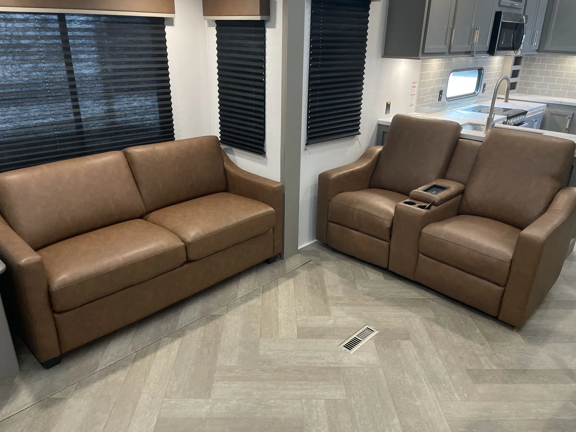 2025 Keystone Sprinter 3520RDS — living area main