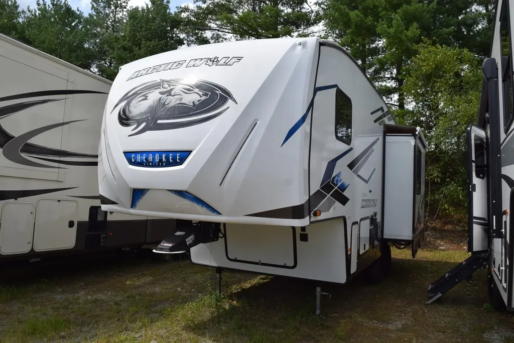 2024 Forest River Cherokee Arctic Wolf 23MLE - Photo 4