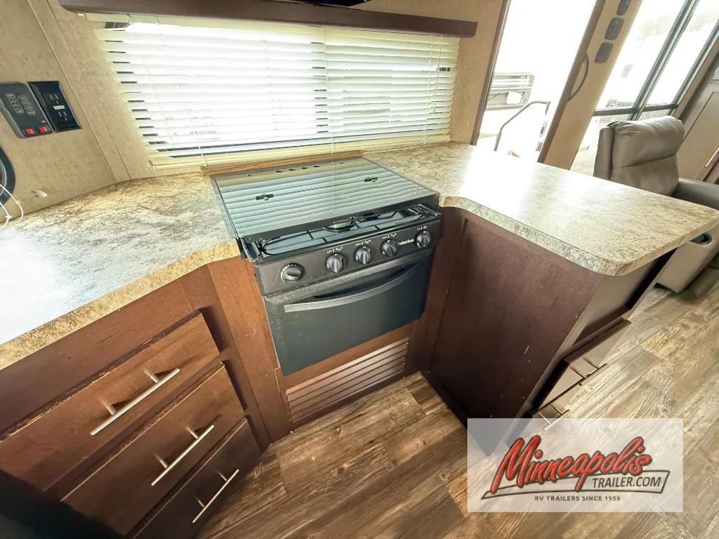 2016 Forest River Cherokee 274VFK, Photos photo 11