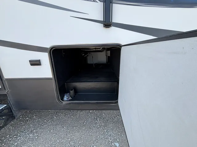 2018 Dutchmen Voltage Triton 3551, Photos photo 6