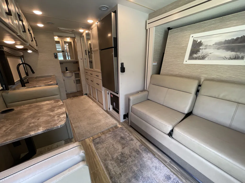 2023 Thor Motor Coach Axis 24.3, Photos photo 2