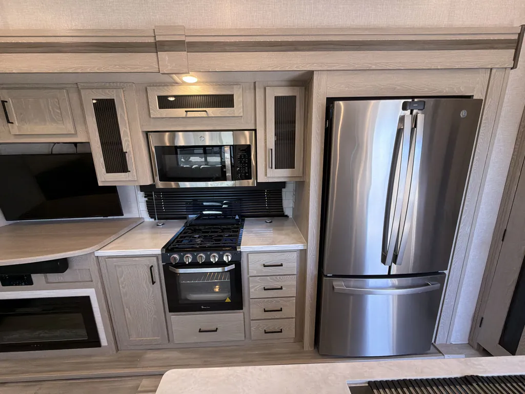 2022 Forest River Rockwood Signature 8294BS, Photos photo 9