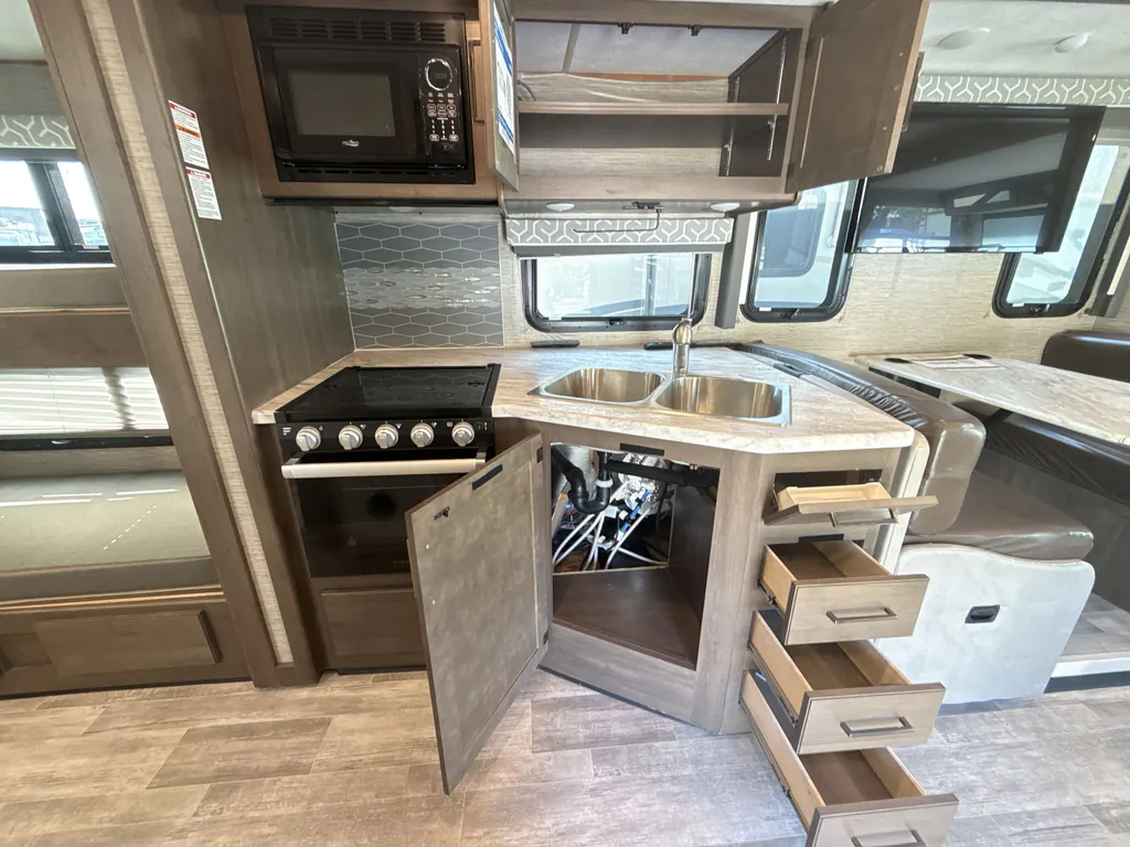 2022 Thor Motor Coach Freedom Traveler A32, Photos photo 14