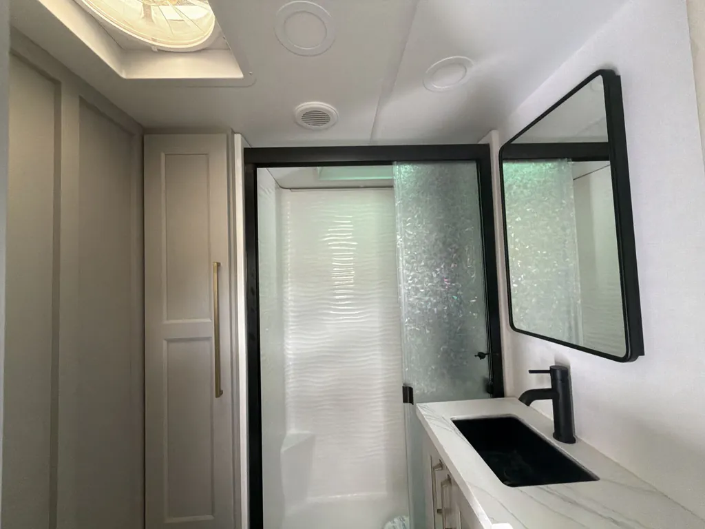 2025 Brinkley Model G 3950, Photos photo 16