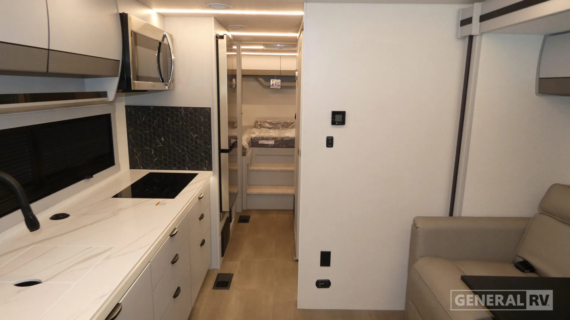 2026 Coachmen Euro 25TB - Photo 3