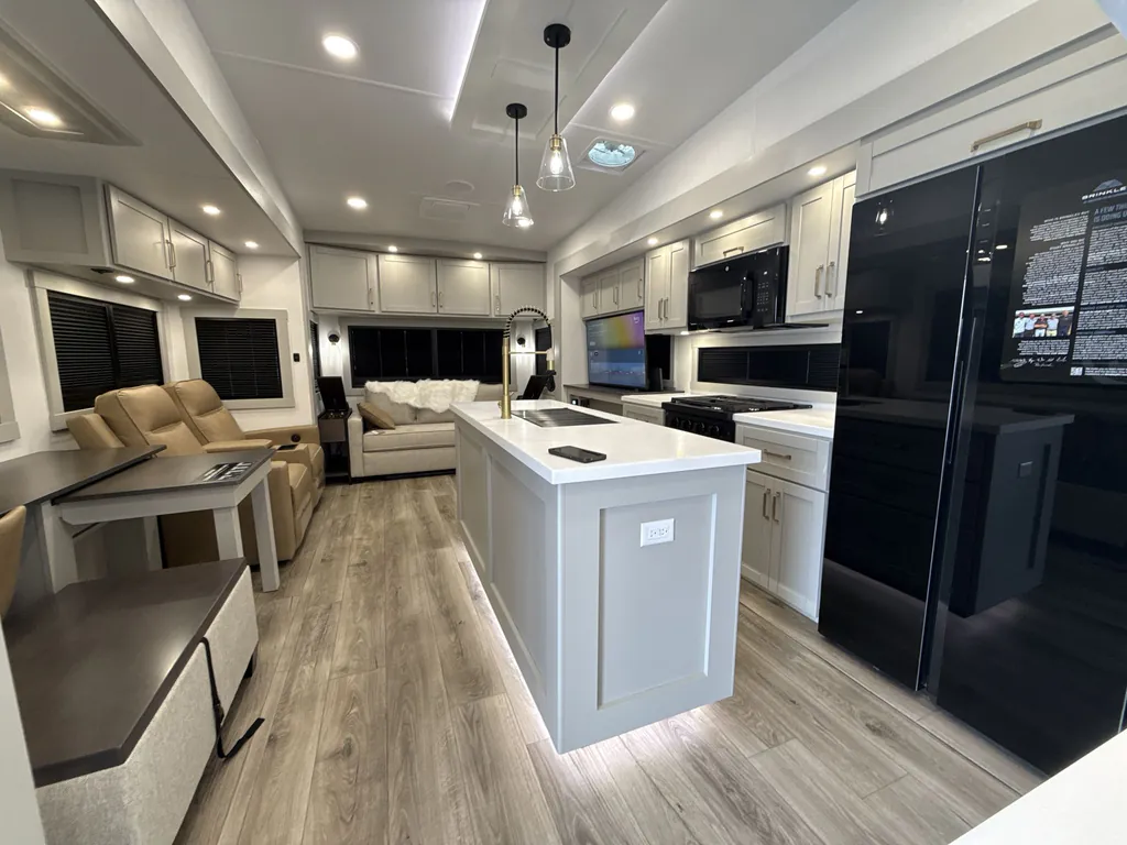 2026 Brinkley Model Z 3600, Photos photo 17