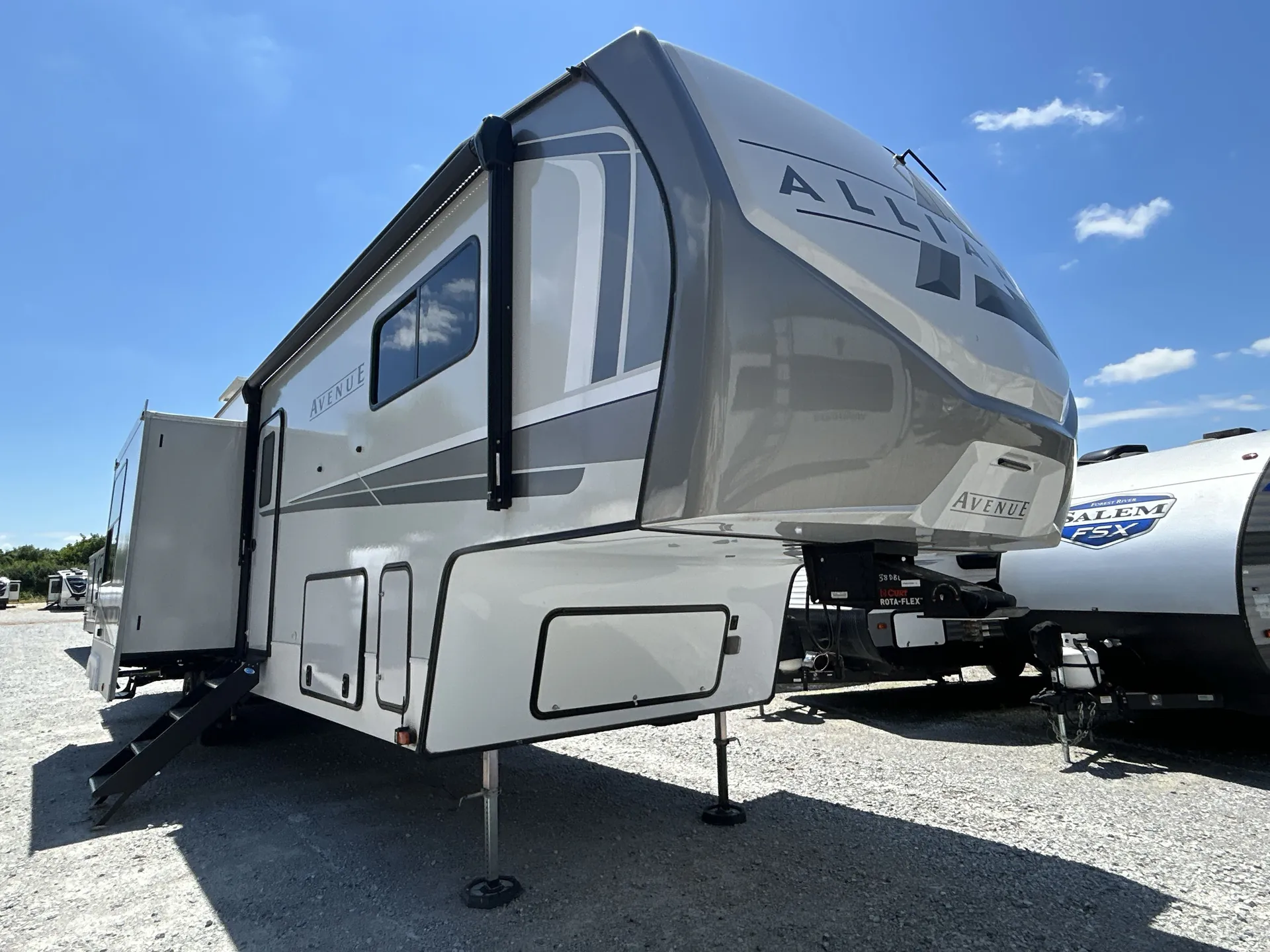 2025 Alliance RV Avenue 38DBL - Photo 2