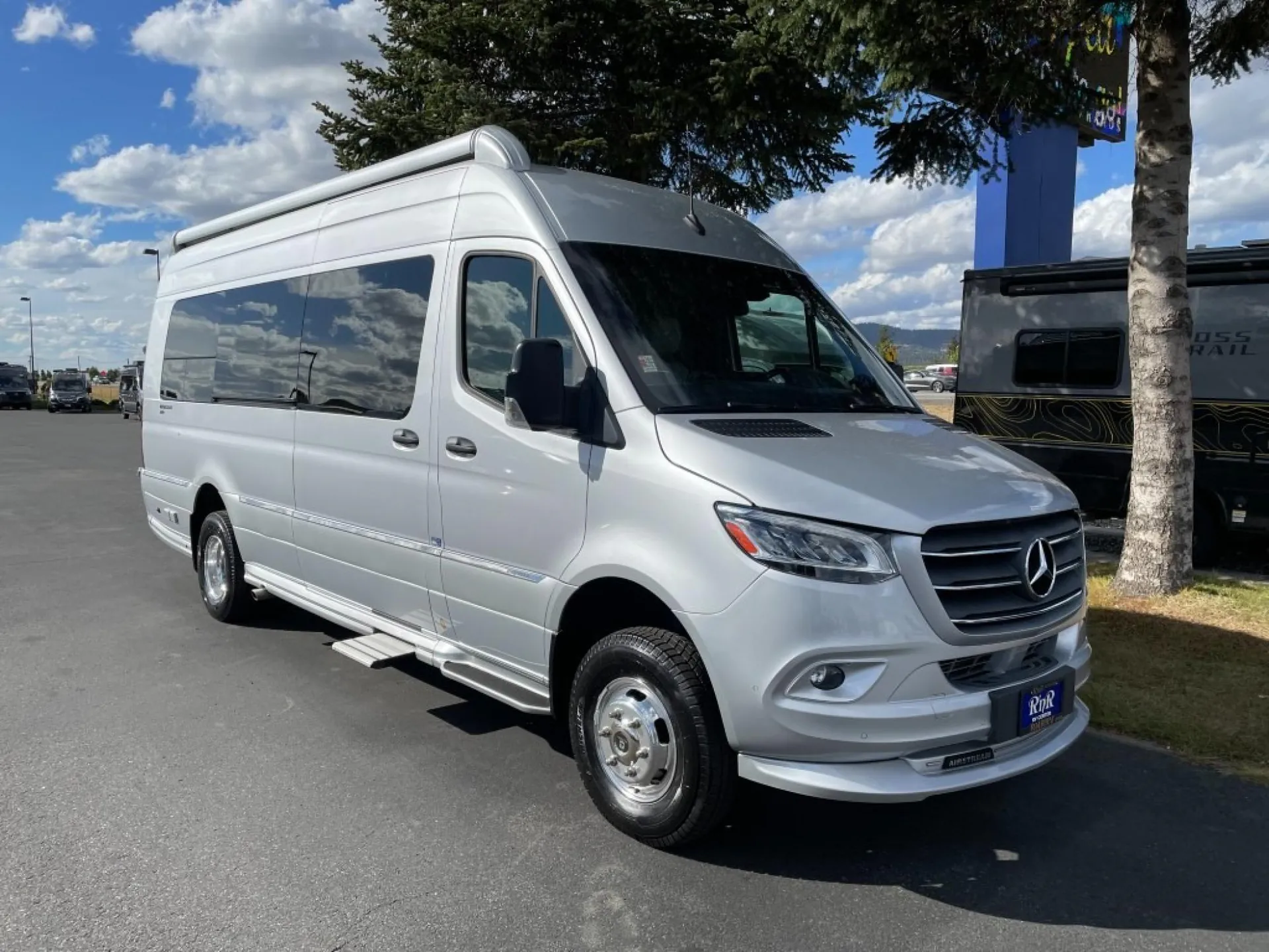 2023 Airstream Interstate 24GT 4x4 - Photo 2