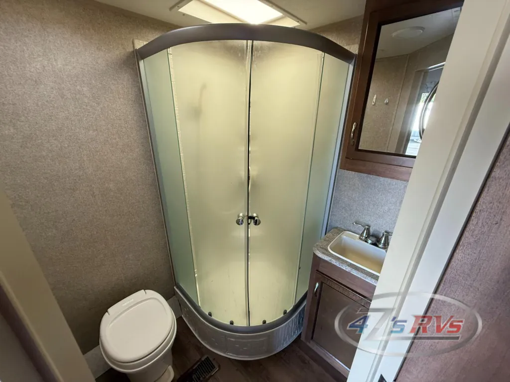 2017 Coachmen Catalina Legacy Edition 223RBS, Photos photo 23