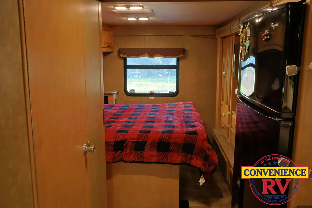 2015 Thor Motor Coach Four Winds 33SW, Photos photo 6