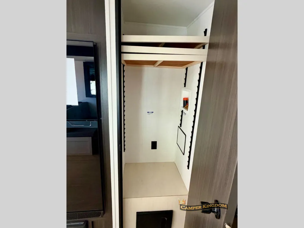 2027 Shasta I-5 527BHS, Photos photo 14