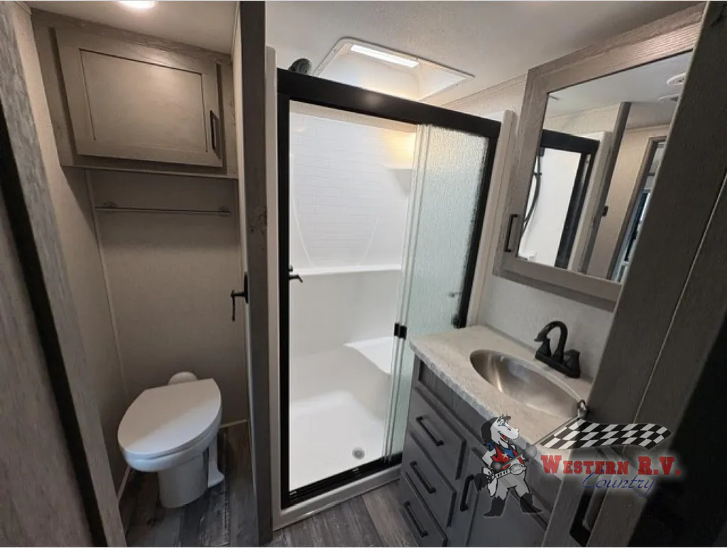 2021 Keystone Raptor 415, Photos photo 13