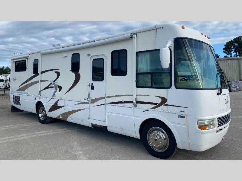 2004 National RV Dolphin Used    5355 - Main photo