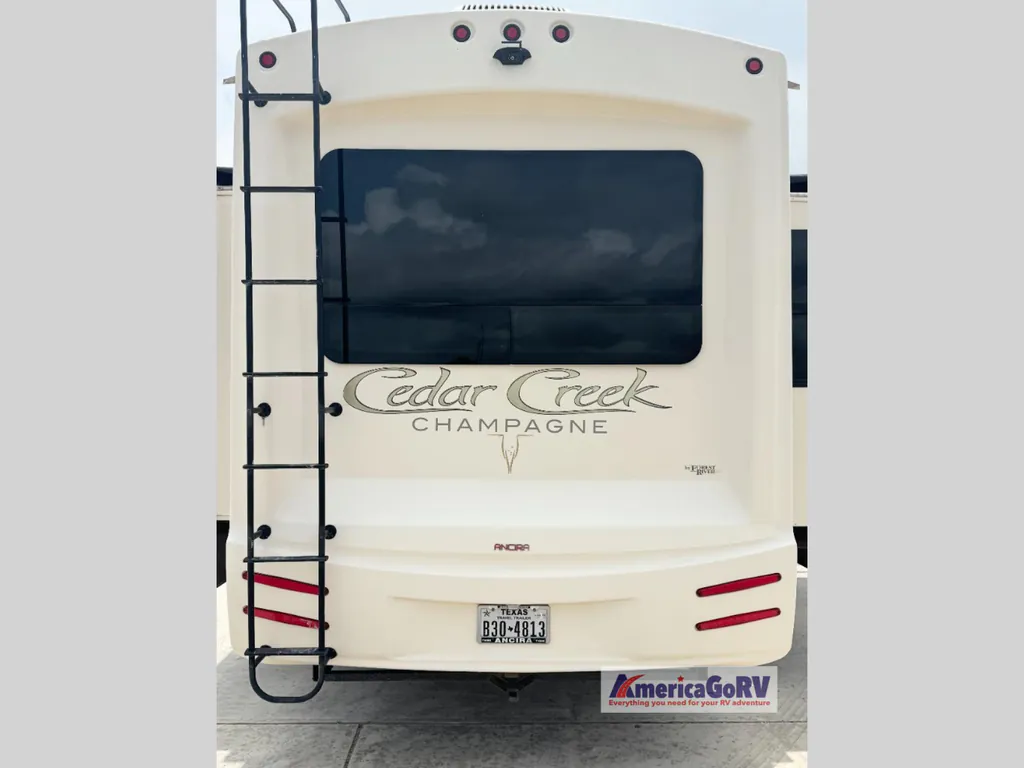 2018 Forest River Cedar Creek Champagne Edition 38EL, Photos photo 6