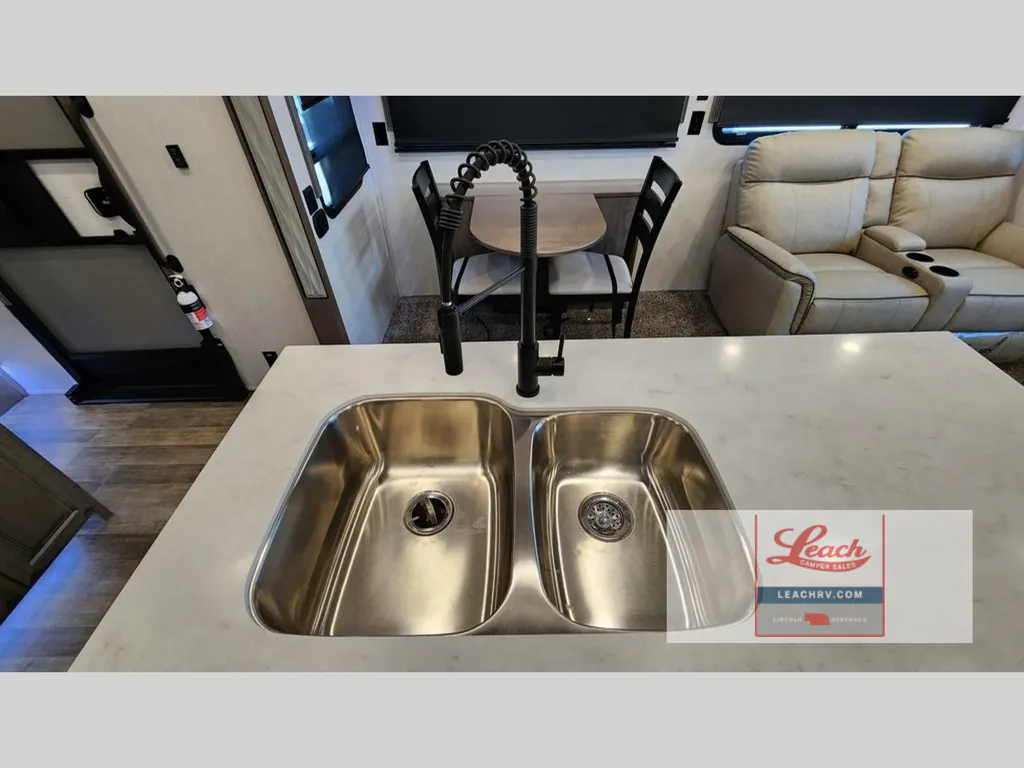 2021 Forest River Cedar Creek Champagne Edition 38EL, Photos photo 14