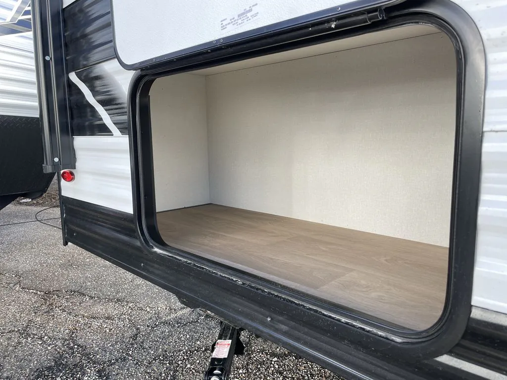 2026 Grand Design Transcend One 161DB - Photo 3