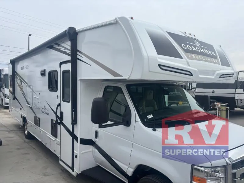 2026 Coachmen Freelander 30RS - Photo 4