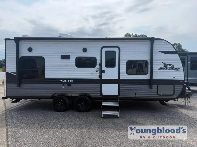 2024 Jayco Jay Flight SLX 210QB - Photo 3