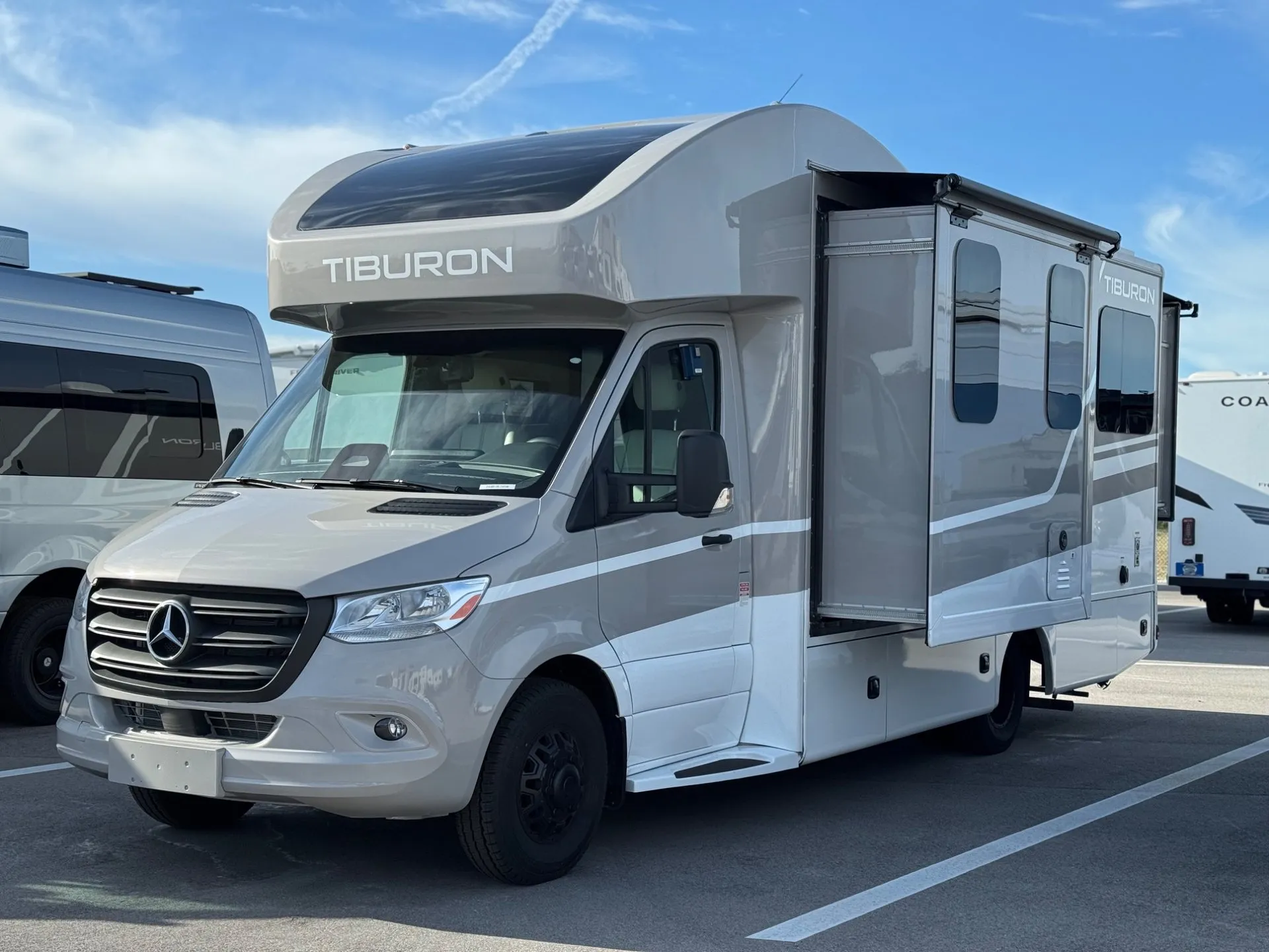 2026 Thor Motor Coach Tiburon 24RW - Photo 3