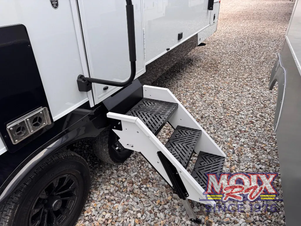 2026 Brinkley Model Ix 23X, Photos photo 8