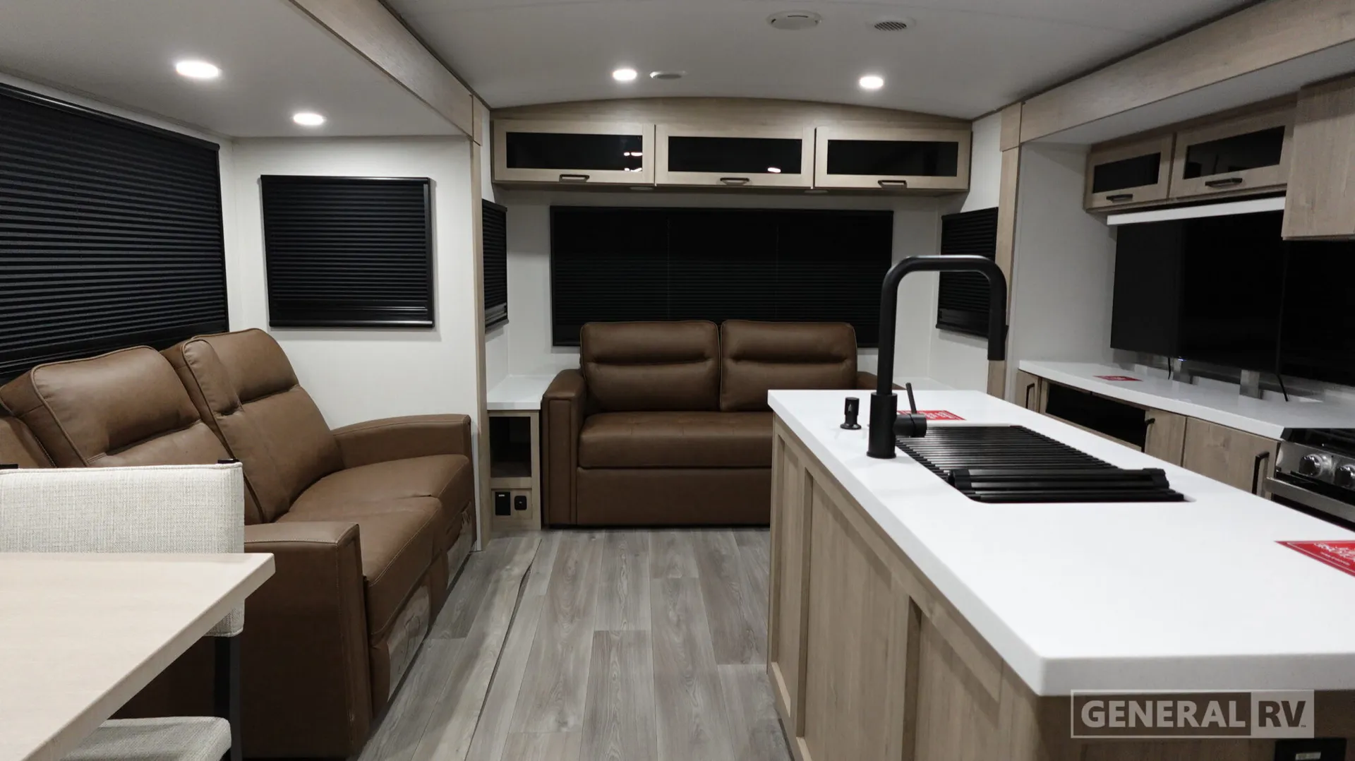 2026 Grand Design Imagine 2970RL - Photo 3