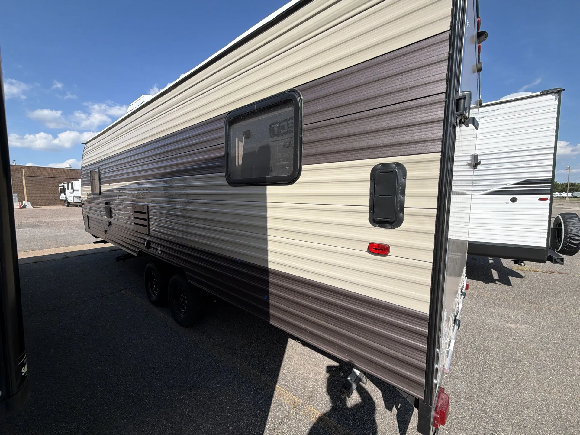 2018 Forest River Cherokee Grey Wolf 22RR — off campside