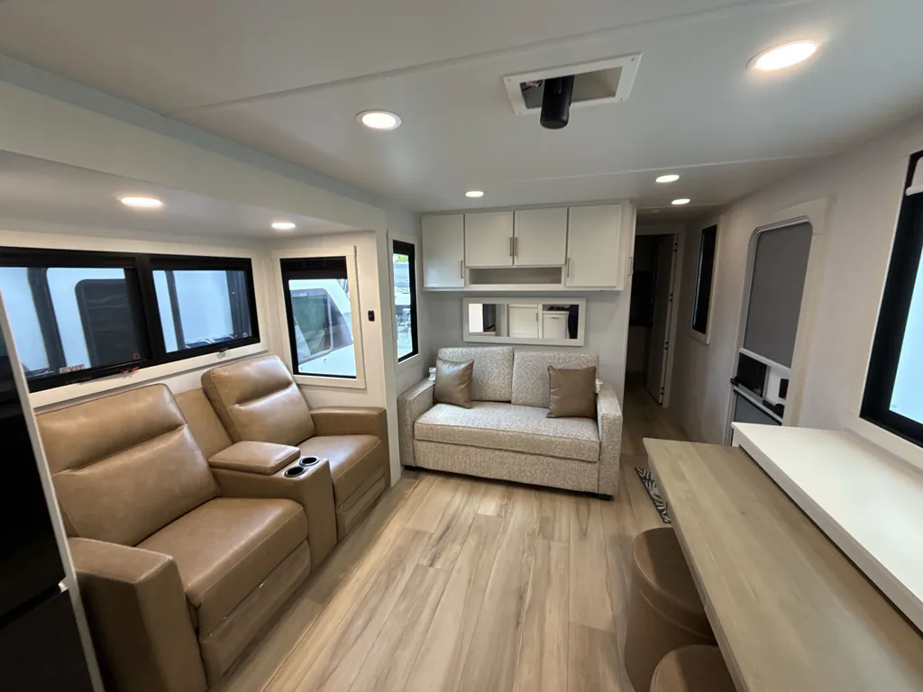 2025 Brinkley Model I 275, Photos photo 3