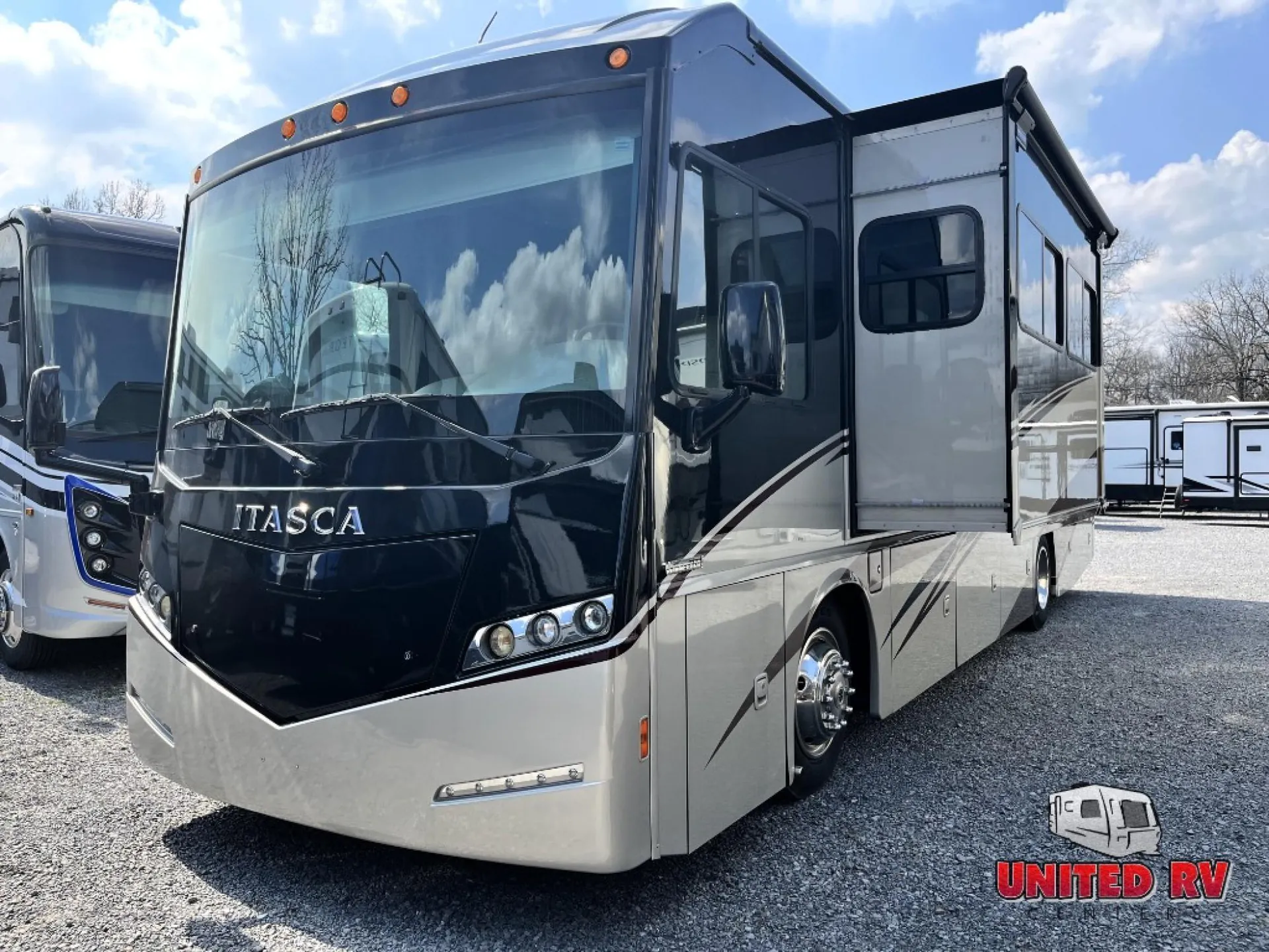 2016 Winnebago Solei 34T - Photo 3