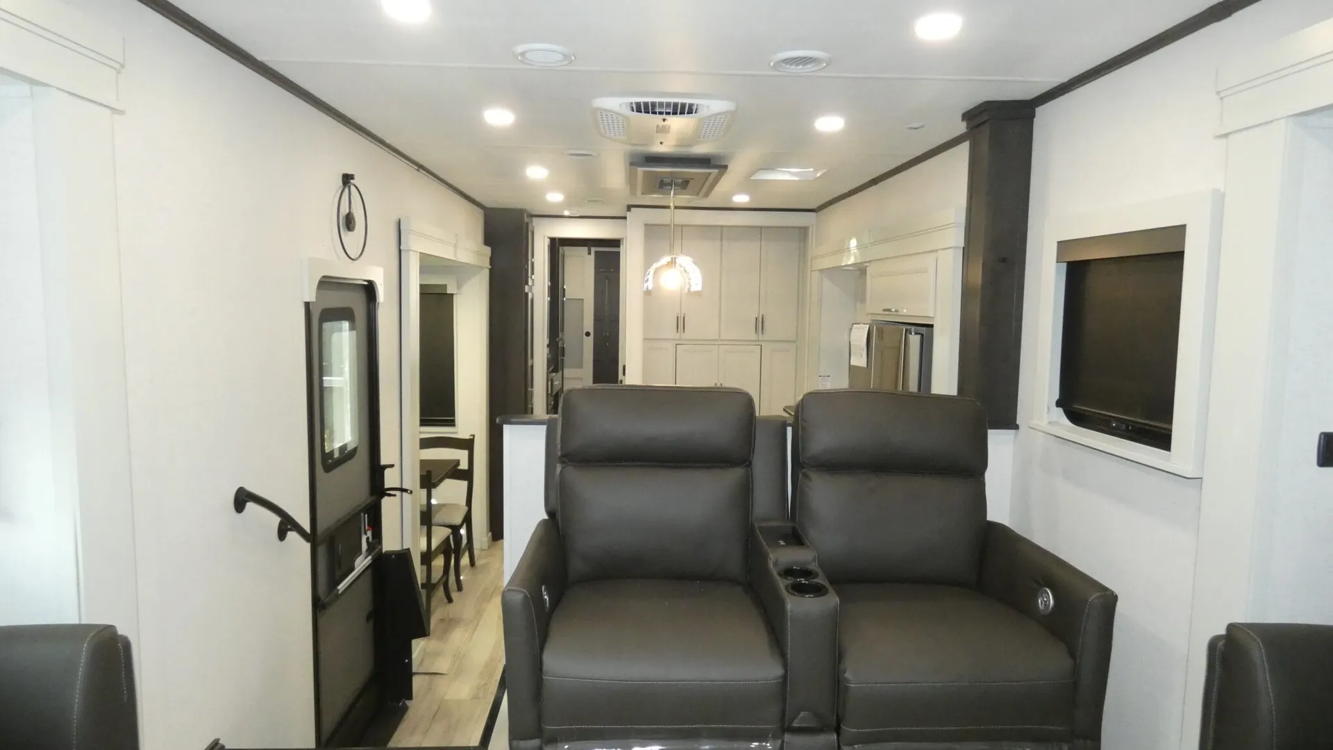 2026 Keystone RV Alpine 3712KB - Photo 3