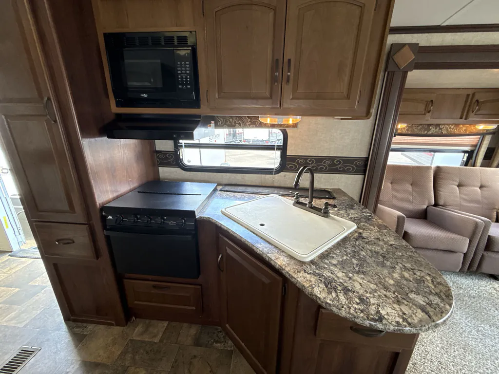 2014 Keystone Outback 298RE, Photos photo 11