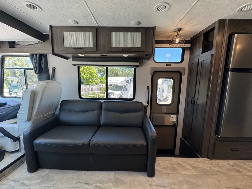 2024 Coachmen Pursuit 31BH, Photos photo 13