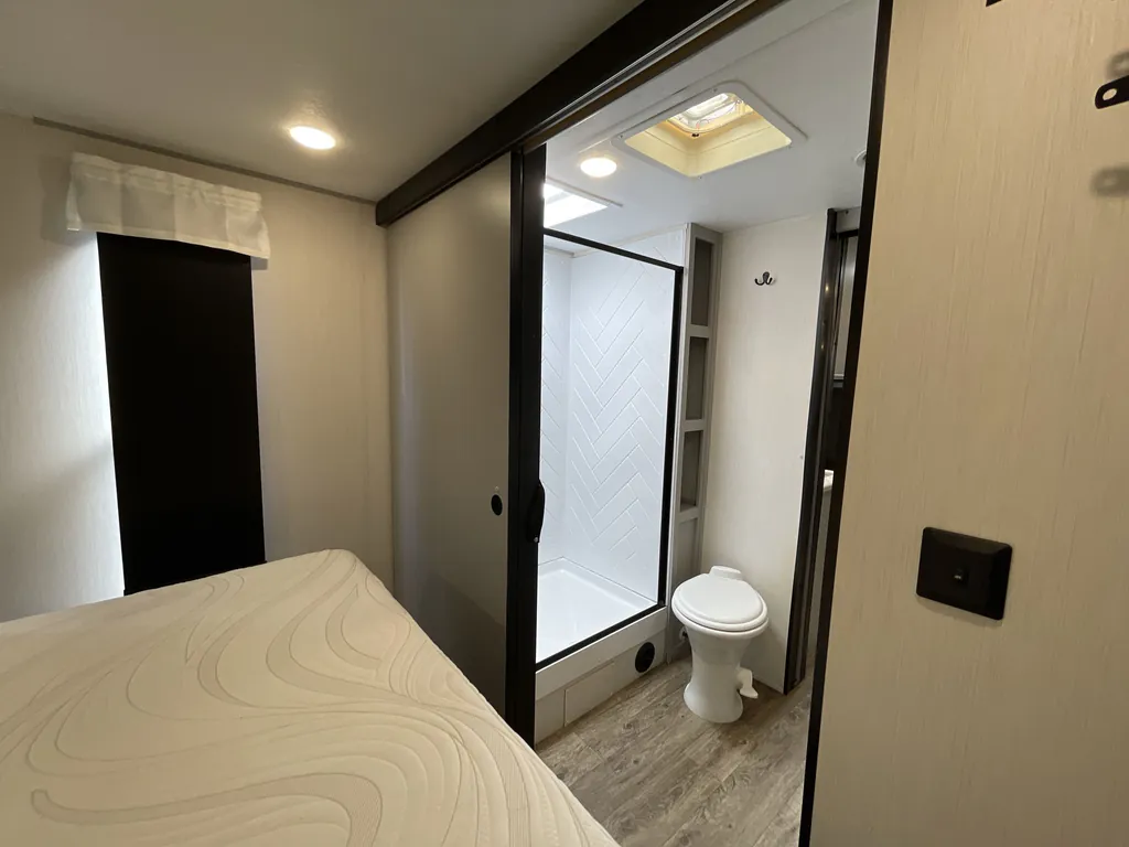 2022 Forest River Vibe 28BH, Photos photo 13
