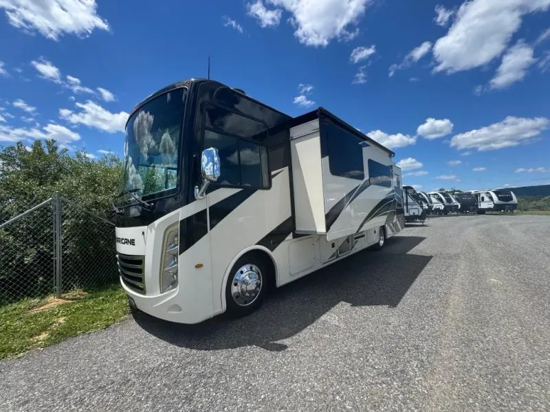 2022 Thor Motor Coach Hurricane 35M - Photo 4
