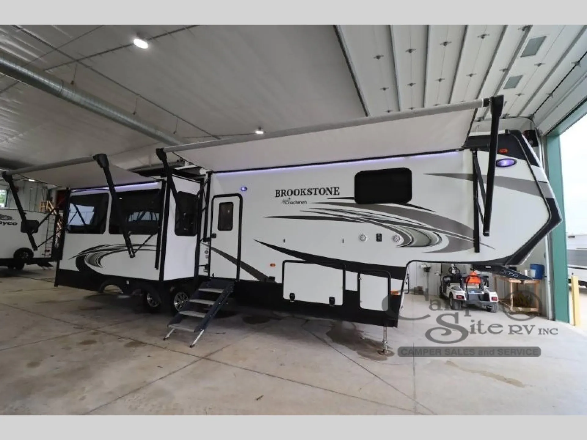 2019 Coachmen Brookstone 310 RL - Photo 2