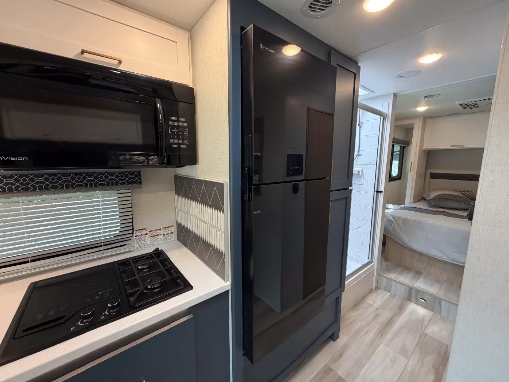 2027 Thor Motor Coach Quantum HS31, Photos photo 25