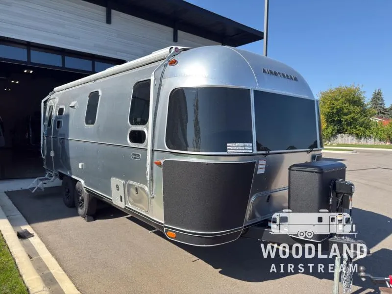 2026 Airstream Flying Cloud 25FB - Photo 2