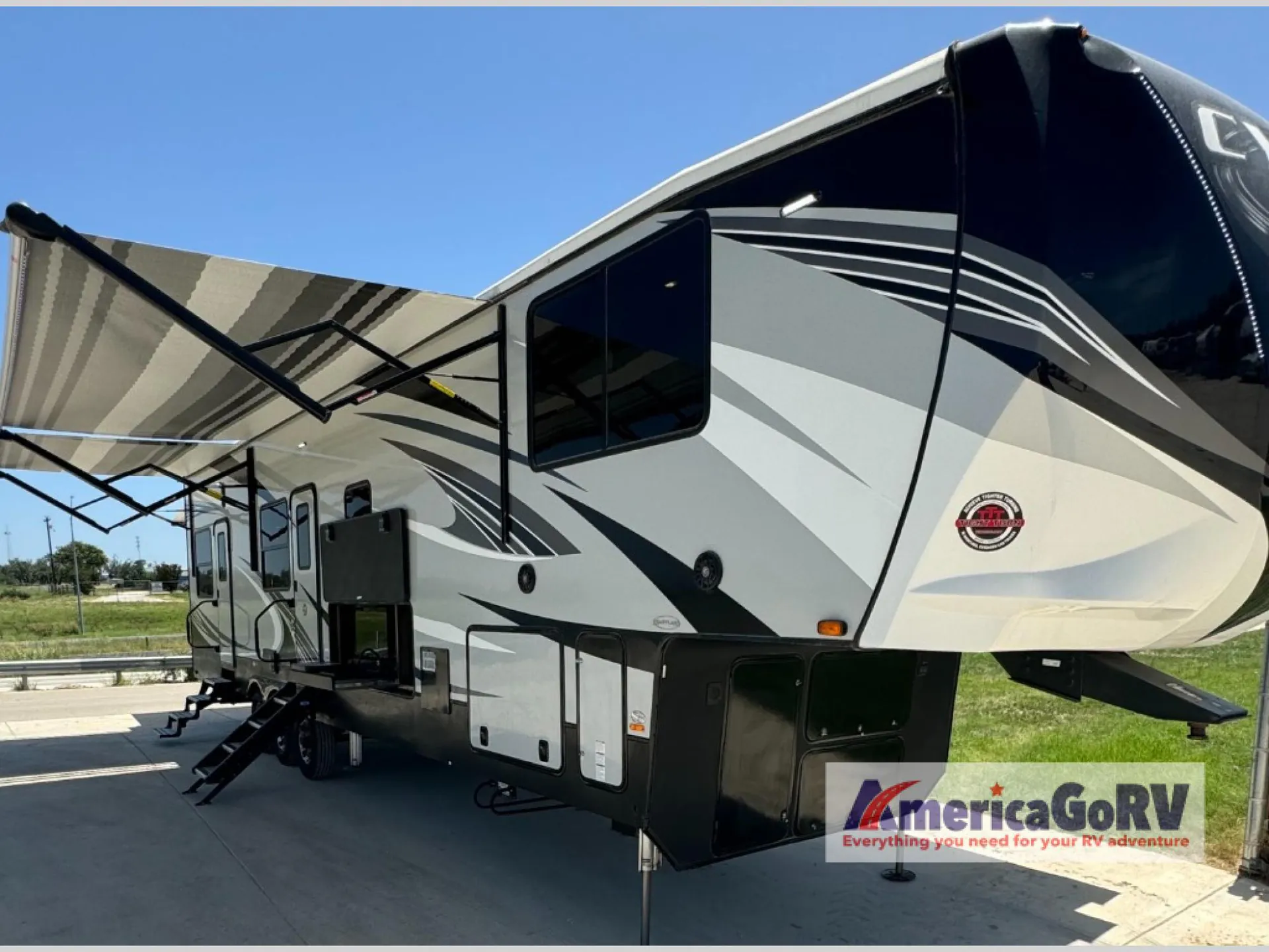 2021 Heartland Cyclone CY 4007