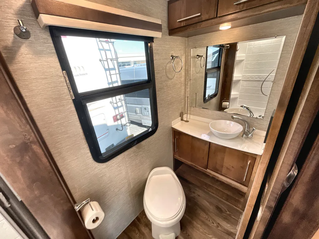 2020 Tiffin Wayfarer 25 RW, Photos photo 18