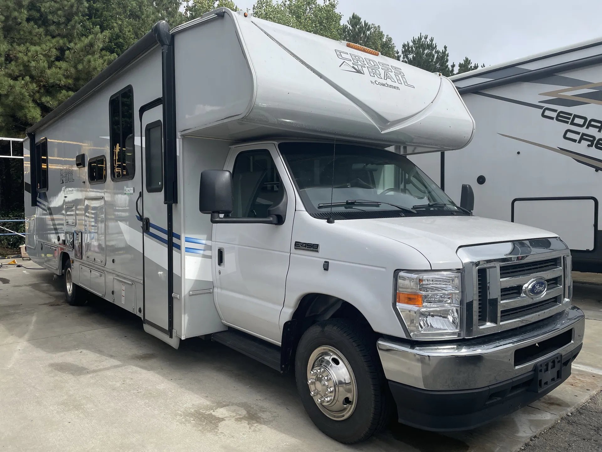 2022 Coachmen Cross Trail XL 33XG - Photo 2