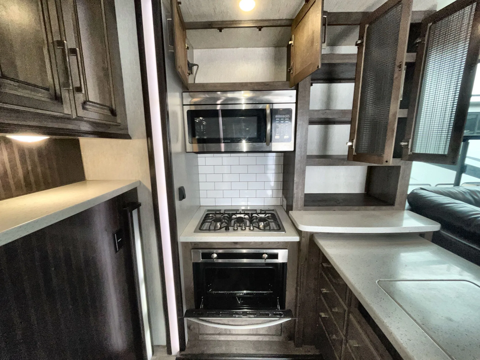 2018 Heartland Cyclone 3600 — living area main