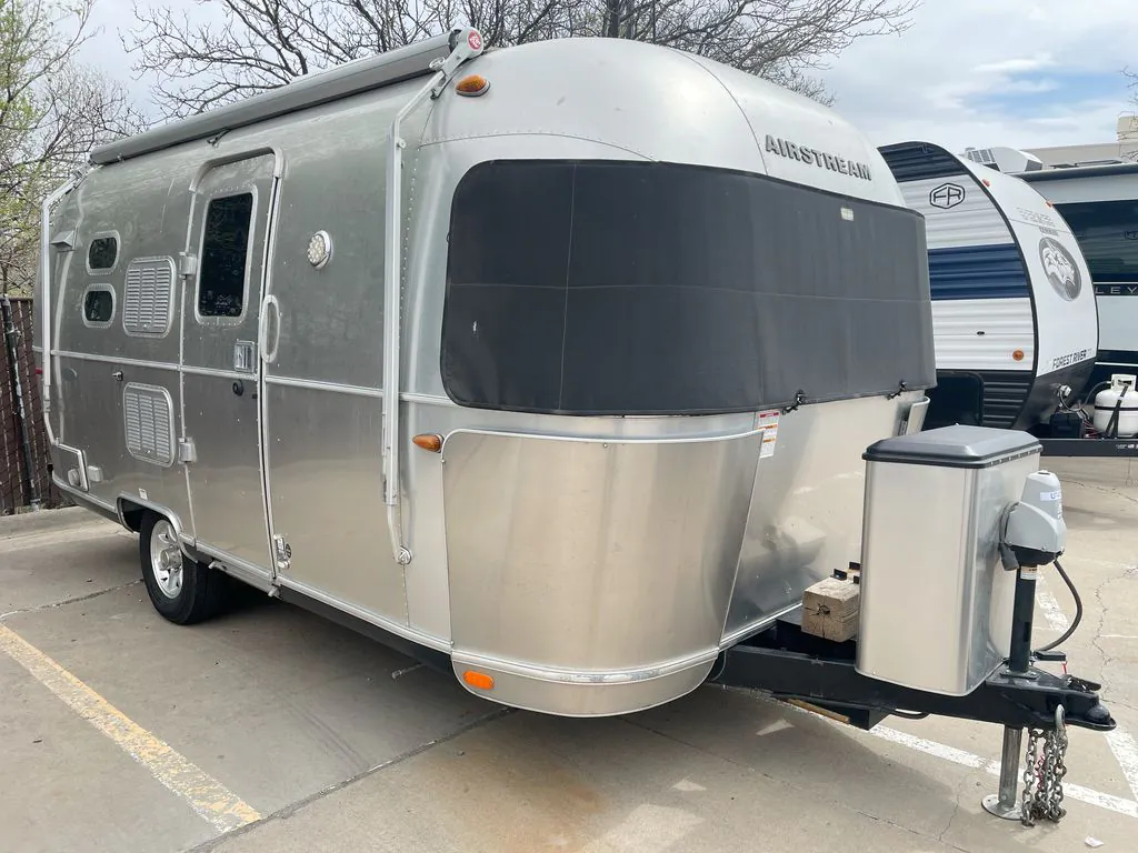 2018 Airstream Flying Cloud 20FB - Photo 2