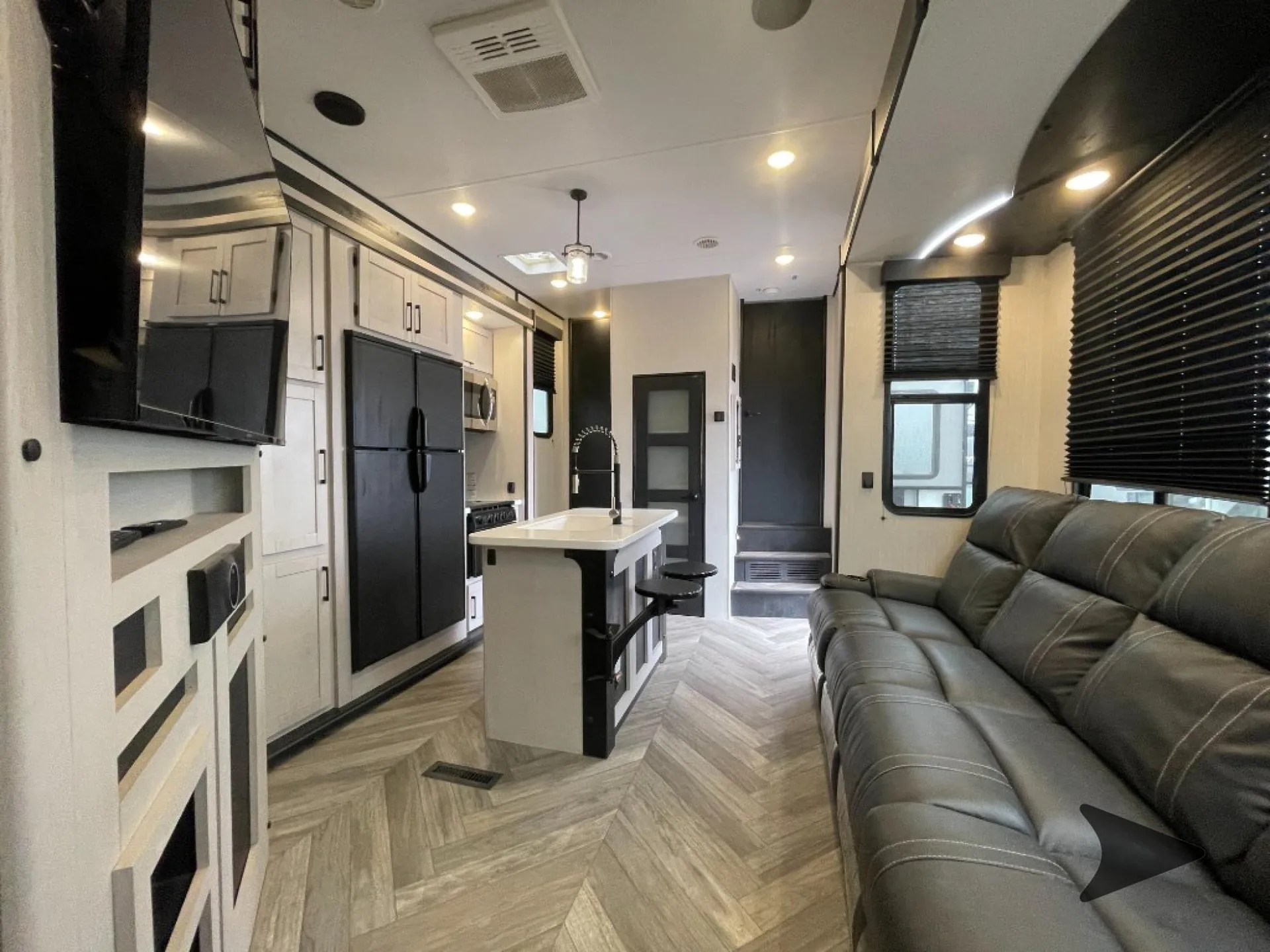 2023 Heartland Torque Fifth Wheel 384 - Photo 4