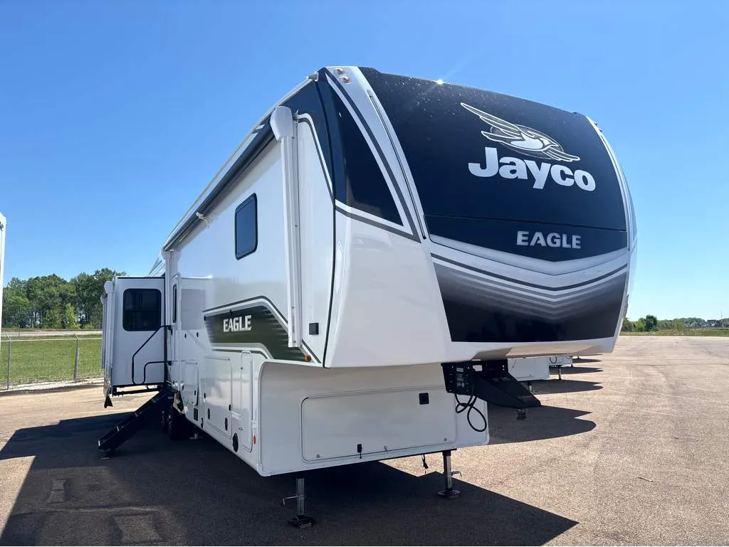 2026 Jayco Eagle 355MBQS - Photo 2